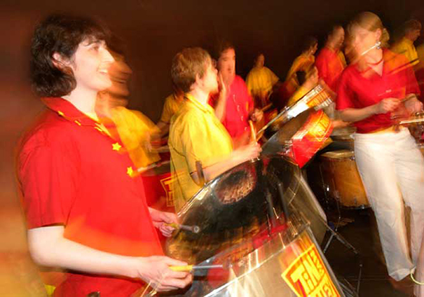 Herzlich Willkommen, Tin Pan Alley Steelband in Aktion